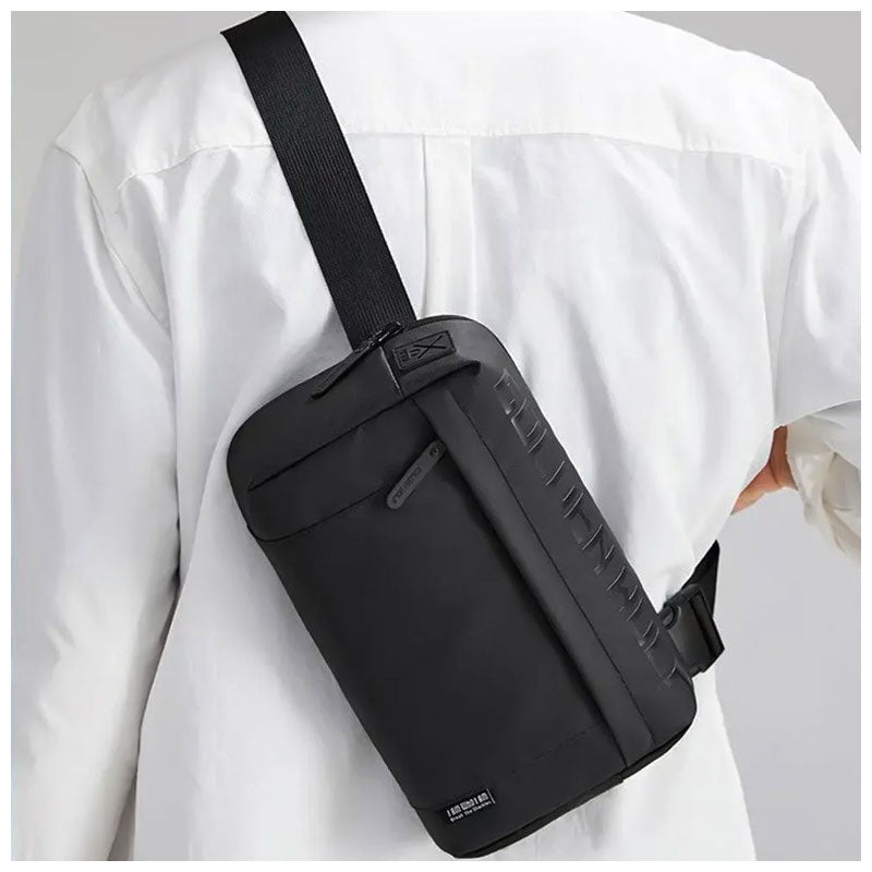 Golden Wolf Bag Cross B00129 - Black