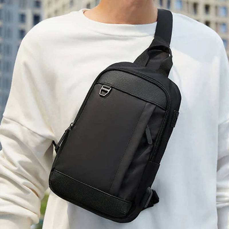 Golden Wolf Cross Bag - Black - B00124